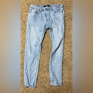 Men’s Hollister lightwash skinny jeans: 31 32